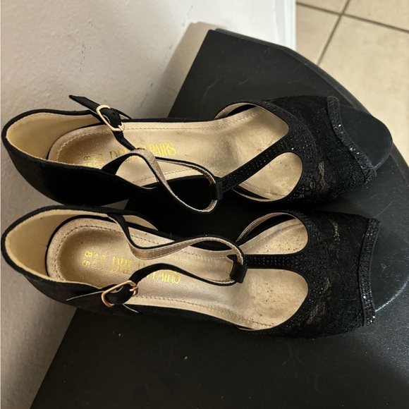 Stylish Black Sandals by Dream Paris - Picture 3 of 4